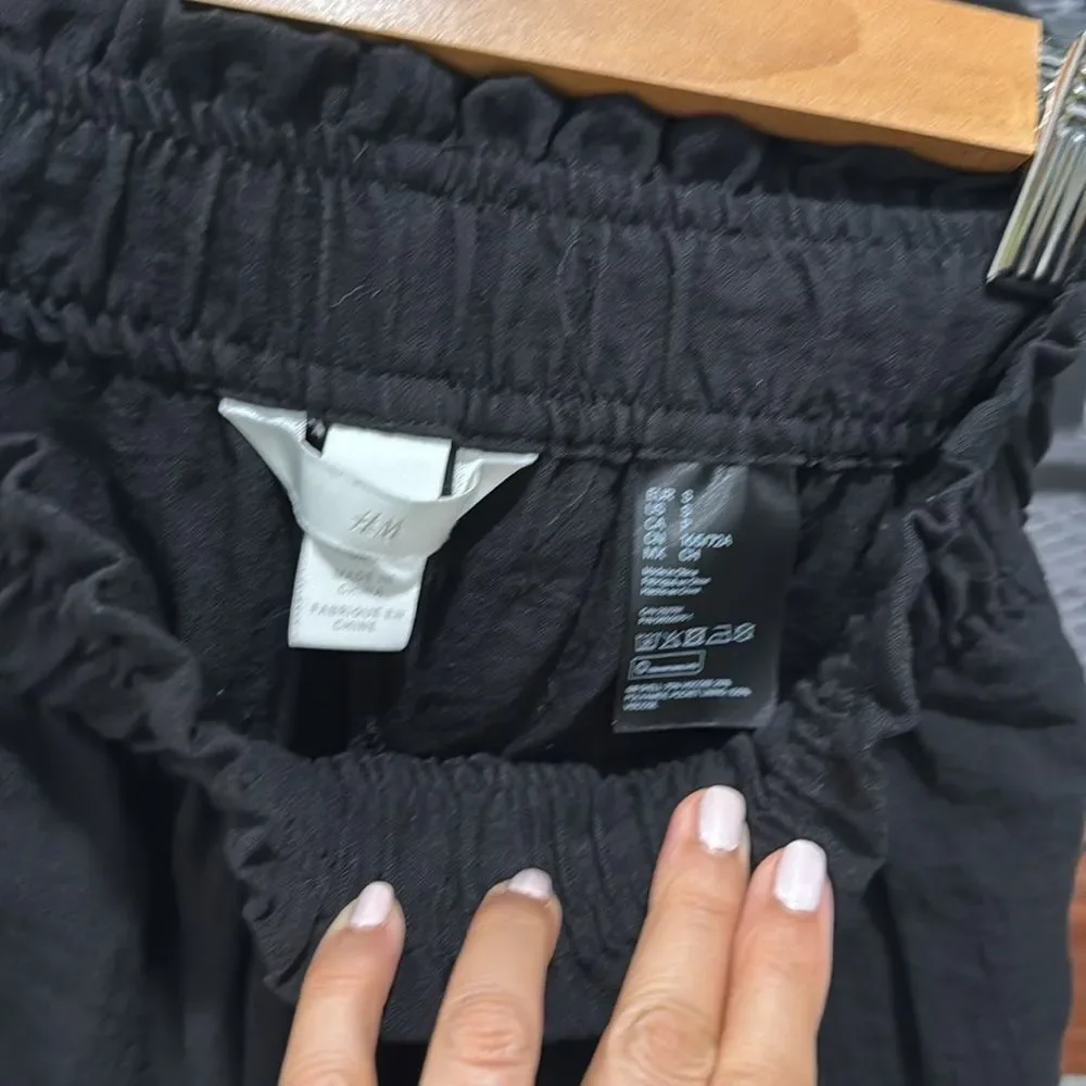H&M Women Black Wide-Leg Pants Elastic waist Small Linen blend